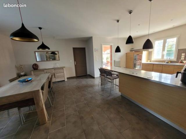Maison vente à Castres, Ambres