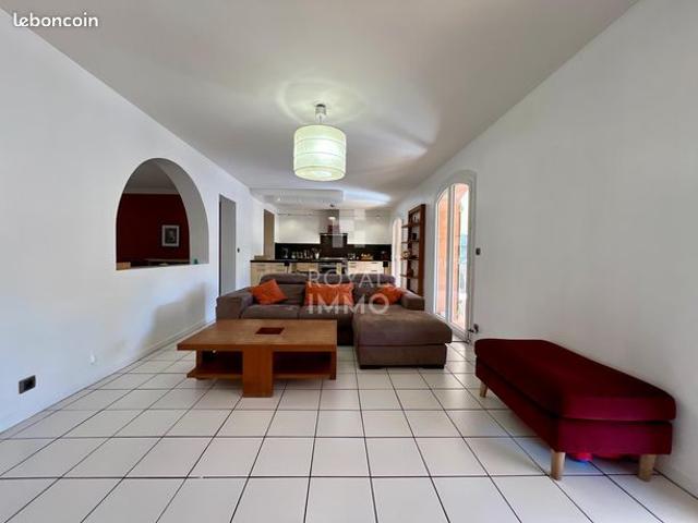 Maison vente à Arrondissement de Toulon, Le Revest-les-eaux