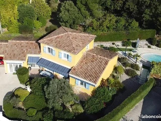 Maison vente à Roussas, Guadeloupe