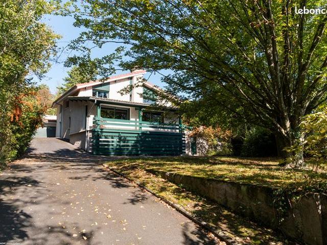 Maison vente à Riom, Pessat-villeneuve