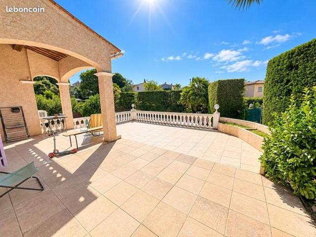 Maison vente à Grasse, La Roquette-sur-siagne