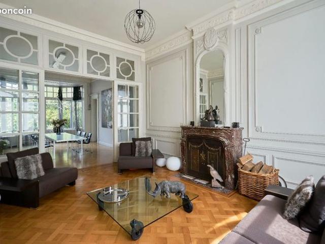 Maison vente à Lille, Croix