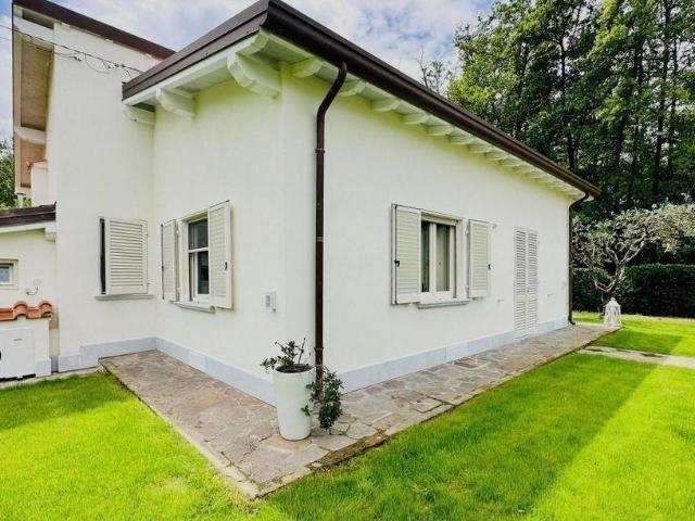 Villa Indipendente in affitto a Tonfano, Toscana