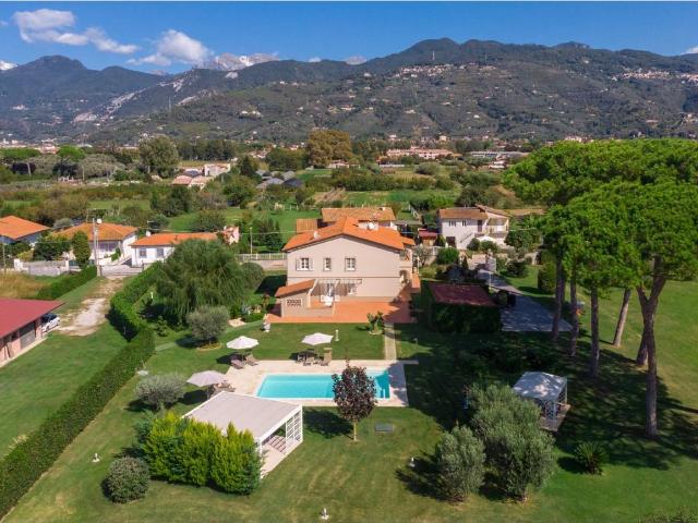 Villa Indipendente in affitto a Tonfano, Toscana
