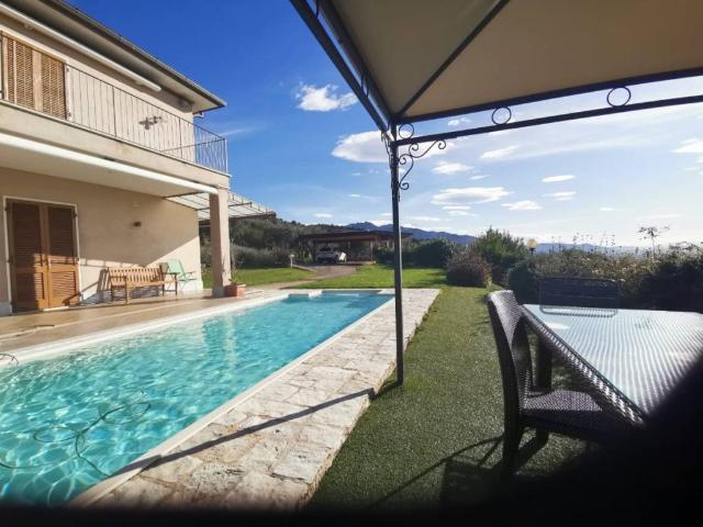 Villa Indipendente in affitto a Tonfano, Toscana