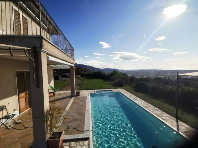 Villa Indipendente in affitto a Tonfano, Toscana