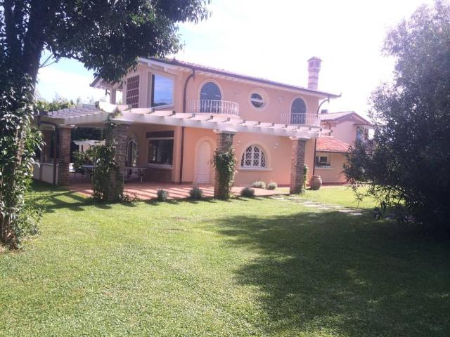 Villa Indipendente in affitto a Tonfano, Toscana