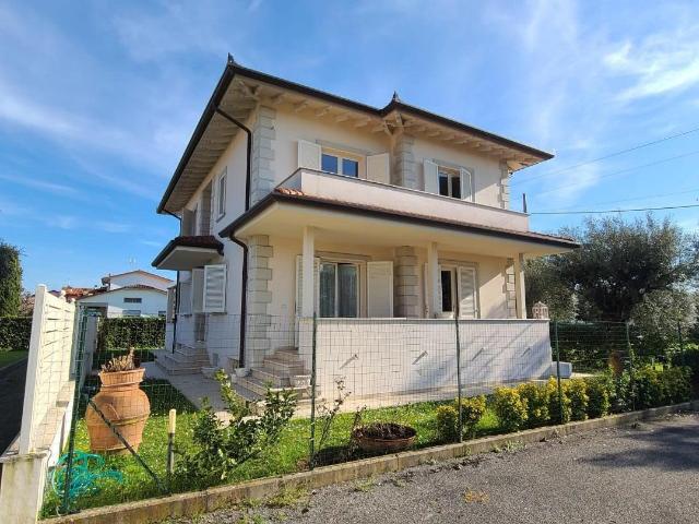 Villa Indipendente in affitto a Seravezza, Toscana