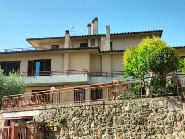 Villa Indipendente in vendita a Chiusi Città, Toscana