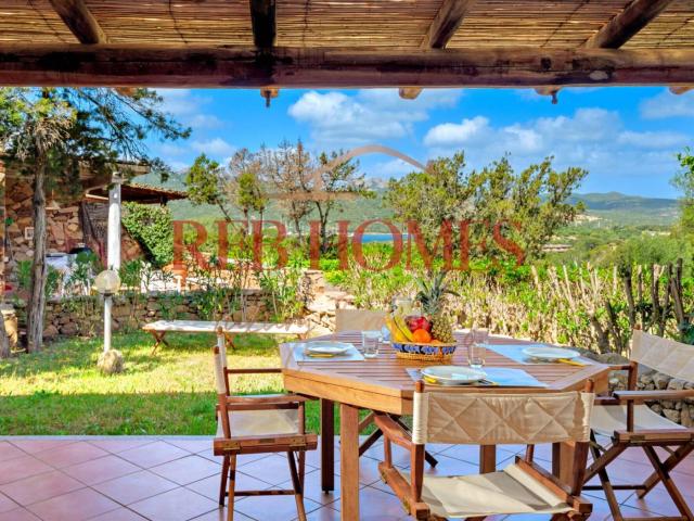 Villa Indipendente in affitto a San Pantaleo, Sardigna/Sardegna