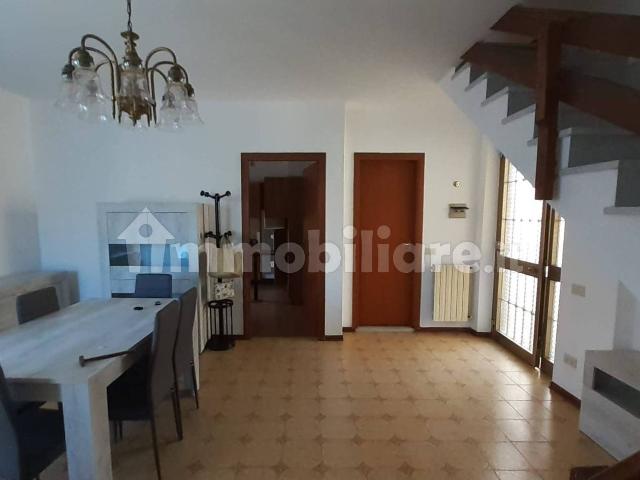 Villa Indipendente in affitto a Marina di Massa, Marina Di Massa