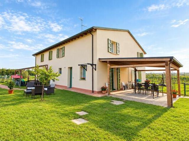 Villa Indipendente in vendita a Faenza, Ravenna