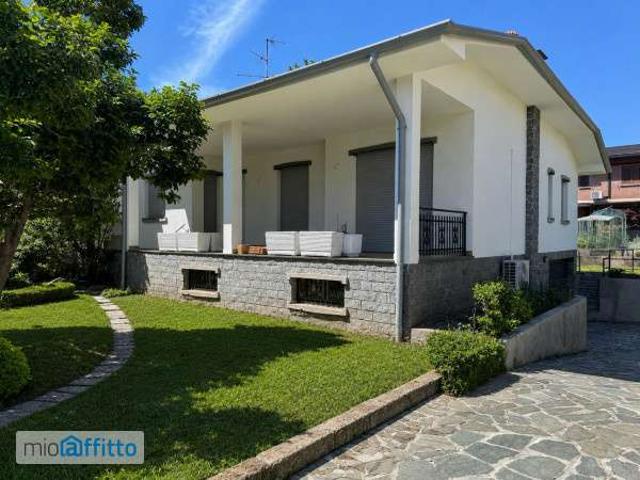 Villa Indipendente in affitto a Osnago, Lecco