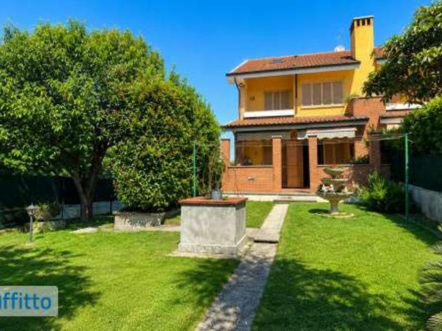 Villa Indipendente in affitto a Casa Cairola, Landriano