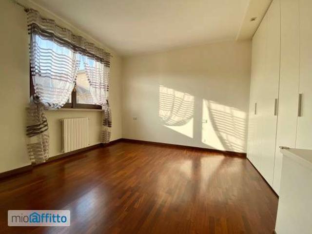 Villa Indipendente in affitto a Biassono