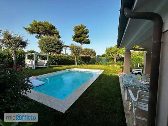 Villa Indipendente in affitto a Marina di San Nicola, Roma Capitale