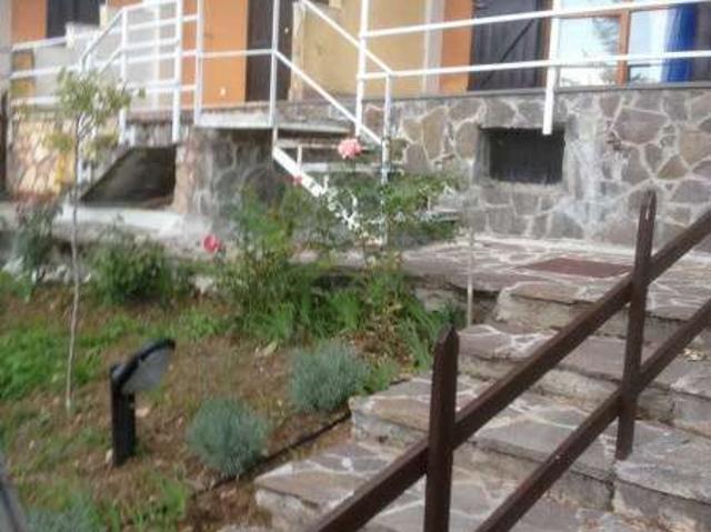 Villa Indipendente in affitto a Castel Di Sangro, Abruzzo