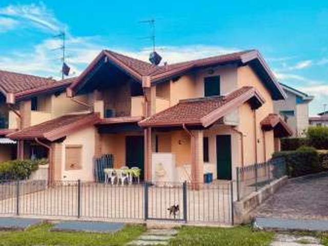 Villa Indipendente in affitto a Lonato, Lombardia