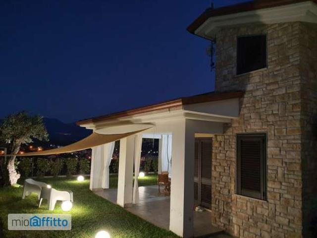 Villa Indipendente in affitto a Casal Velino Marina, Campania