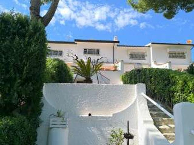 Villa Indipendente in affitto a Vigna del Mare, Marche