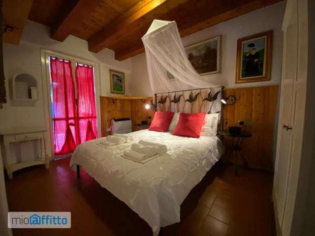 Villa Indipendente in affitto a Comunità montana del Sebino bresciano, Monte Isola