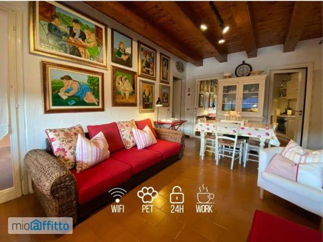 Villa Indipendente in affitto a Comunità montana del Sebino bresciano, Monte Isola