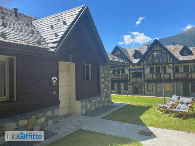 Villa Indipendente in affitto a Comunità montana della valle Camonica, Ponte Di Legno