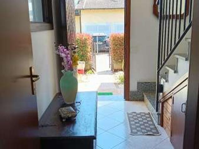 Villa Indipendente in affitto a Vistarino, Lombardia
