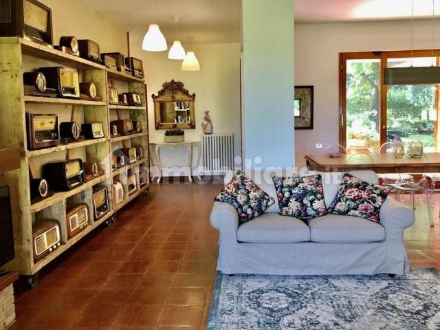 Villa Indipendente in affitto a Capodimonte, Marche
