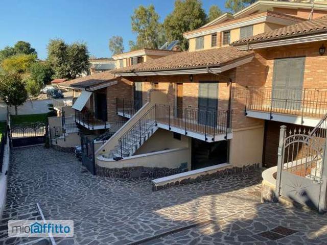 Villa Indipendente in affitto a Pantan Monastero, Roma Capitale