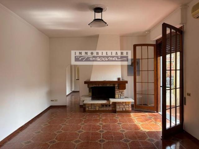 Villa Indipendente in vendita a Cotone, Viareggio