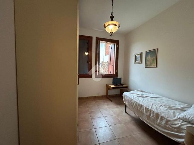 Villa Indipendente in affitto a Redondesco, Lombardia