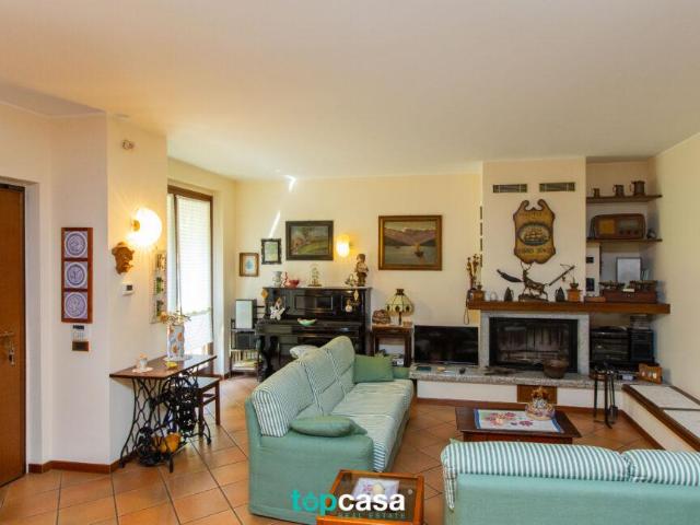 Villa Schiera in vendita a Madonna Regina, Busto Arsizio