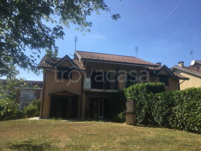 Villa Indipendente in affitto a Roaschia, Piemonte