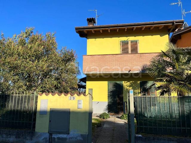 Villa Indipendente in affitto a Chignolo Po, Lombardia