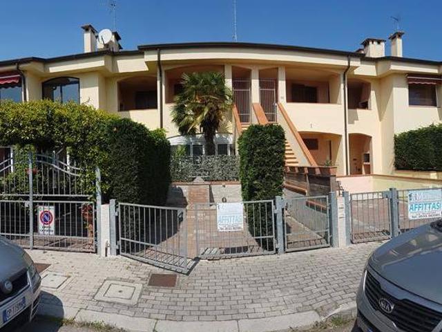 Villa Indipendente in affitto a Lido degli Scacchi, Comacchio