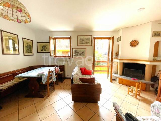 Villa Indipendente in affitto a Cosio Valtellino, Lombardia
