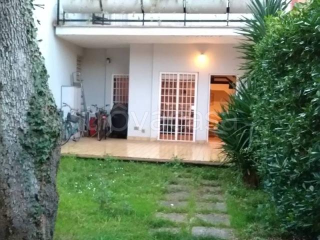 Villa Indipendente in affitto a Fregene, Roma Capitale
