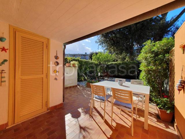 Villa Indipendente in affitto a Fregene, Roma Capitale