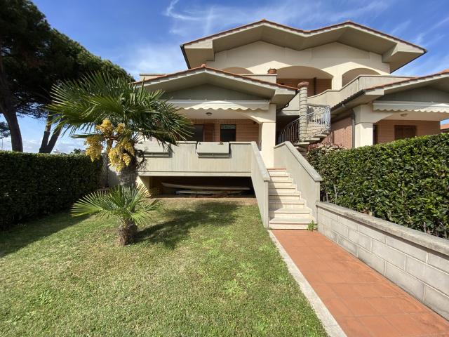 Villa Schiera in affitto a Follonica, Toscana