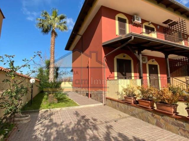 Villa Indipendente in affitto a Grotta dell'Olmo, Giugliano In Campania