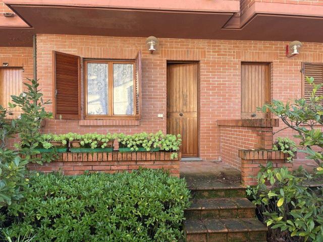Villa Schiera in affitto a Marina di Massa, Marina Di Massa