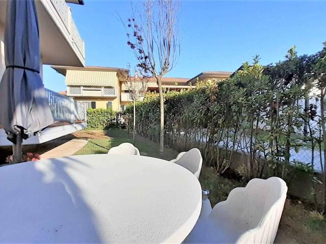 Villa Schiera in affitto a Marina di Massa, Marina Di Massa
