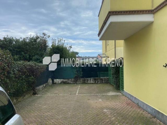 Villa Indipendente in affitto a San Carlo, Marina Di Massa