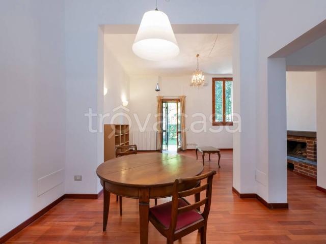 Villa Indipendente in affitto a Municipio 8 di Milano, Milano