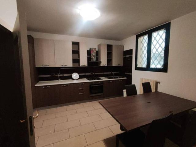 Villa Schiera in affitto a Centro Storico, Modena