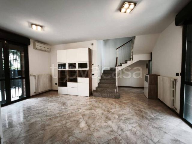 Villa Indipendente in affitto a Crocetta-San Lazzaro-Modena Est, Modena