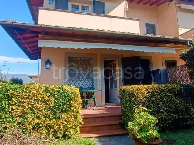 Villa Indipendente in affitto a Piazza, Montignoso