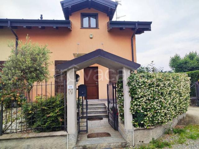 Villa Indipendente in affitto a Somaino, Faloppio