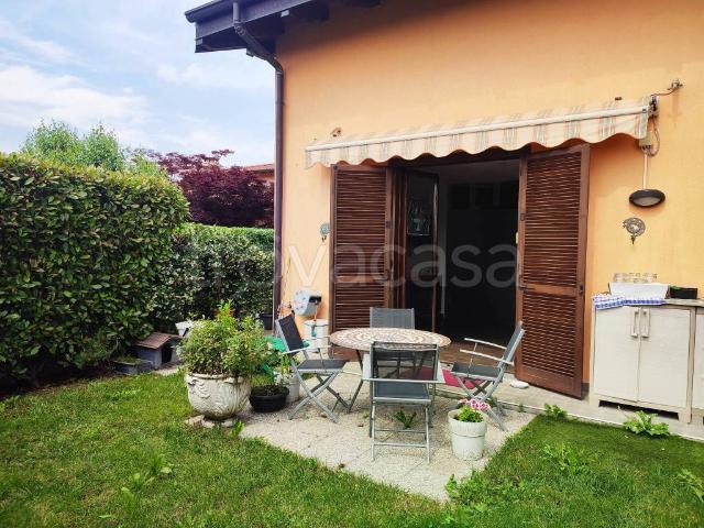 Villa Indipendente in affitto a Somaino, Faloppio